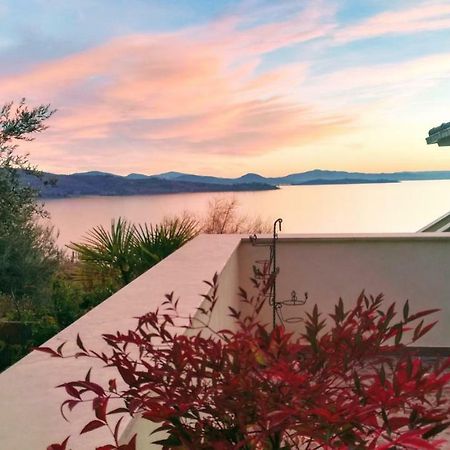 B&B Torre Del Lago Trasimeno Пассиньяно-суль-Тразимено Экстерьер фото