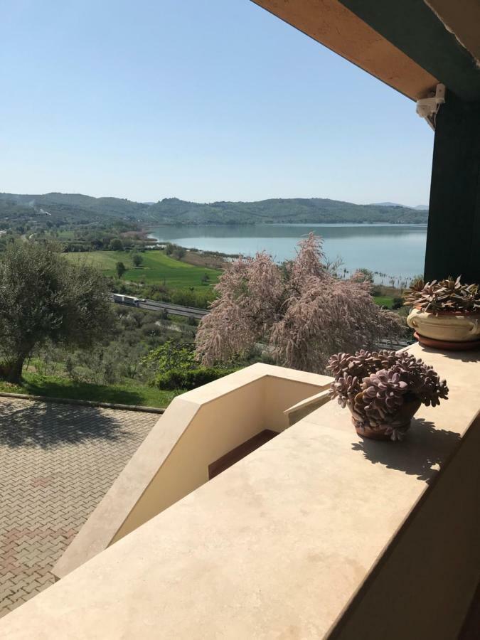 B&B Torre Del Lago Trasimeno Пассиньяно-суль-Тразимено Экстерьер фото