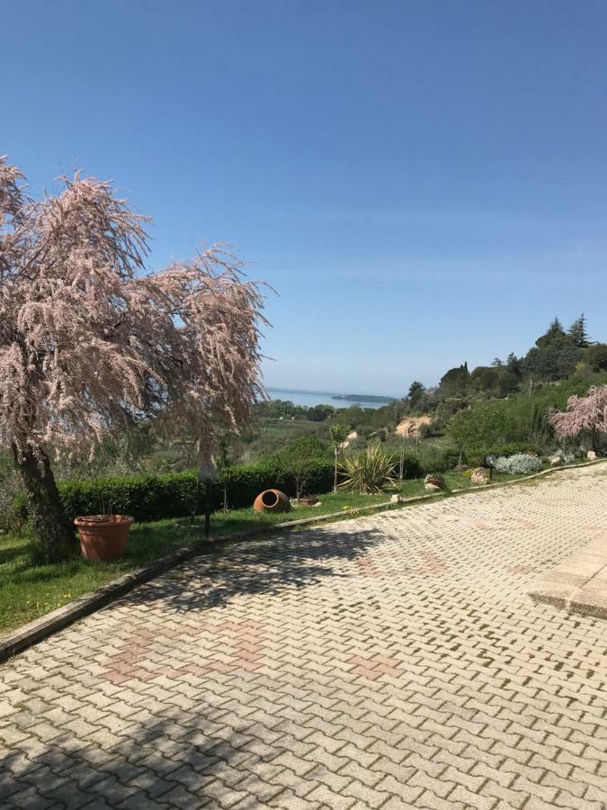 B&B Torre Del Lago Trasimeno Пассиньяно-суль-Тразимено Экстерьер фото