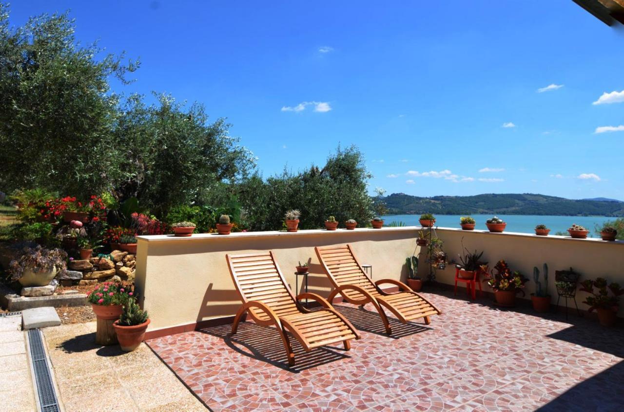 B&B Torre Del Lago Trasimeno Пассиньяно-суль-Тразимено Экстерьер фото