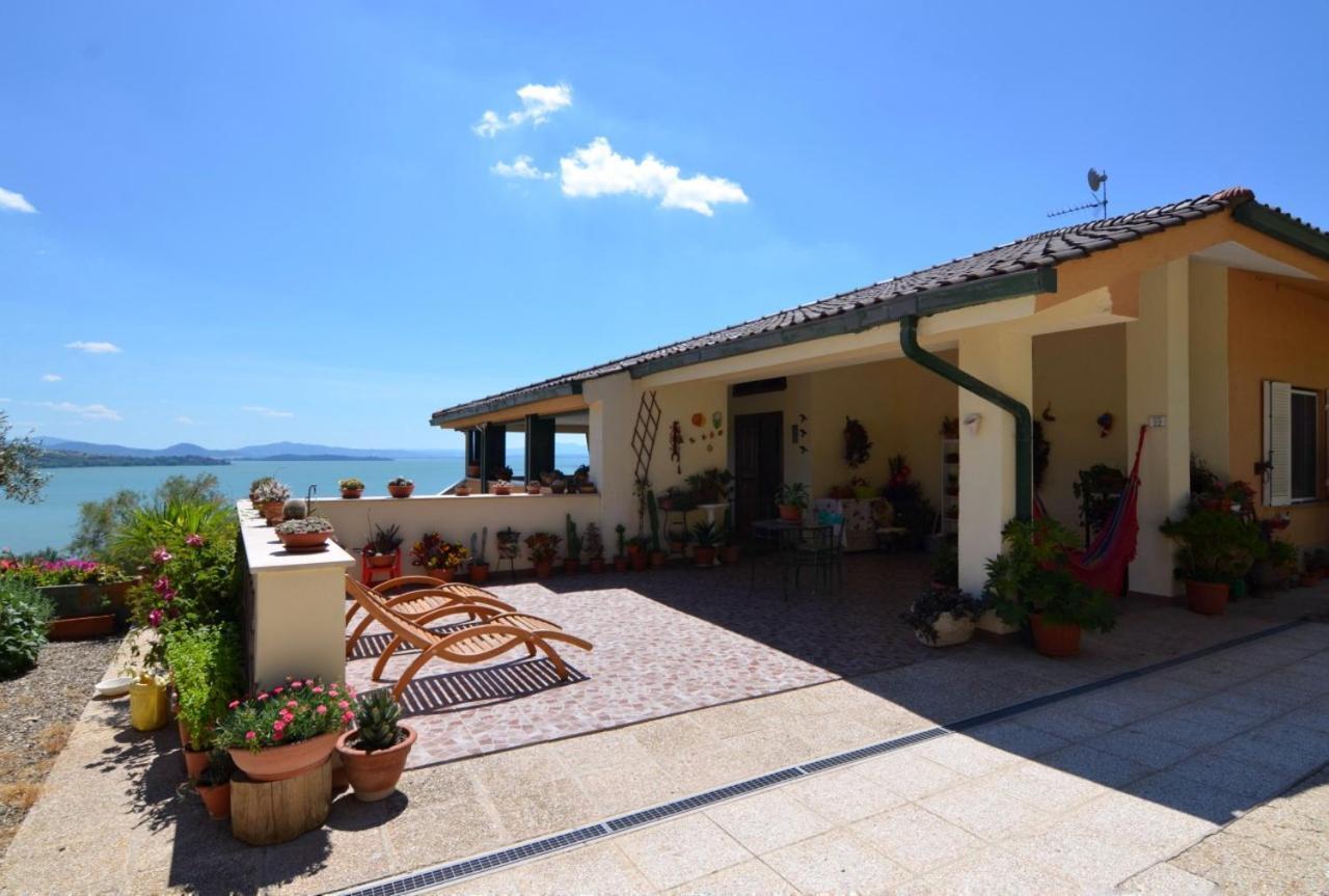 B&B Torre Del Lago Trasimeno Пассиньяно-суль-Тразимено Экстерьер фото