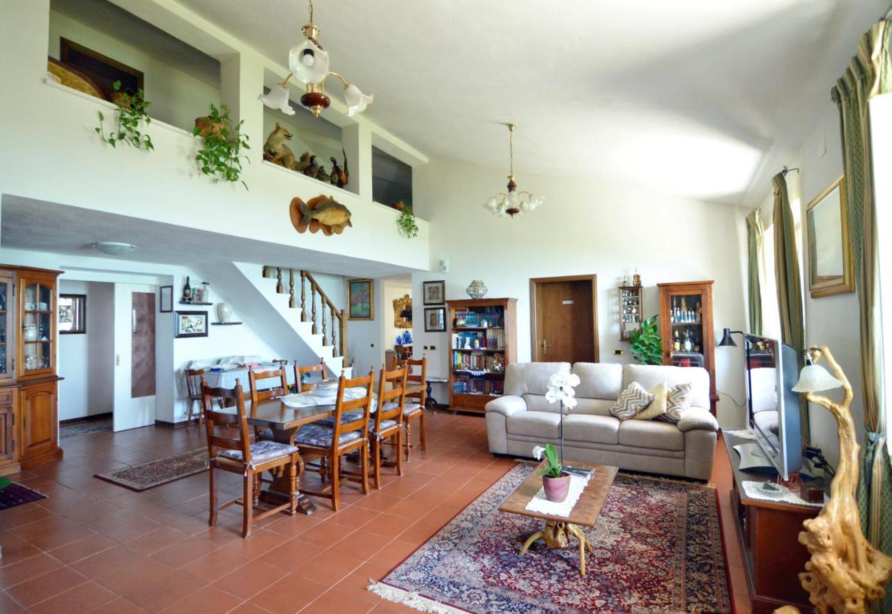 B&B Torre Del Lago Trasimeno Пассиньяно-суль-Тразимено Экстерьер фото